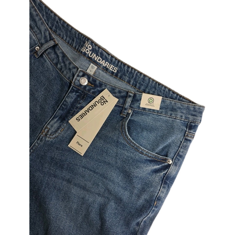 No Boundaries Women Low Rise Flare Jeans distressed Size 18‎ NWT